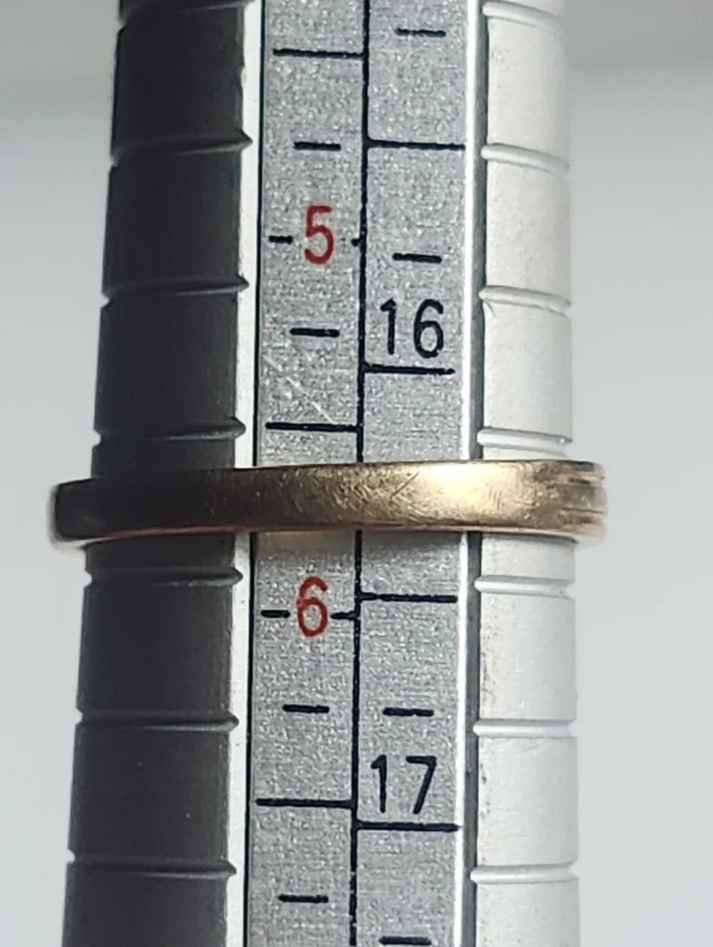 Blue Fire 14K Gold  Band Ring - Size 5.5
